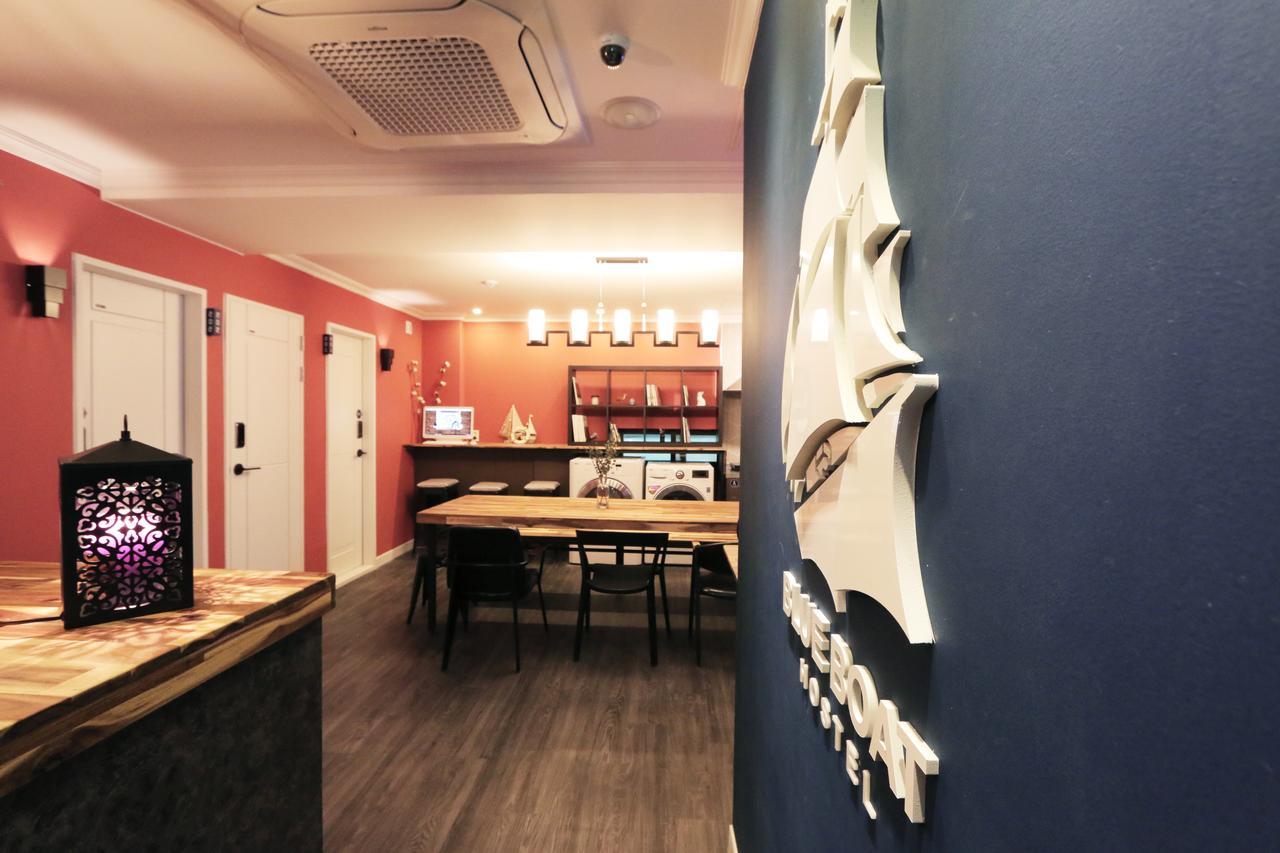 Blueboat Hostel Чонджу Екстериор снимка
