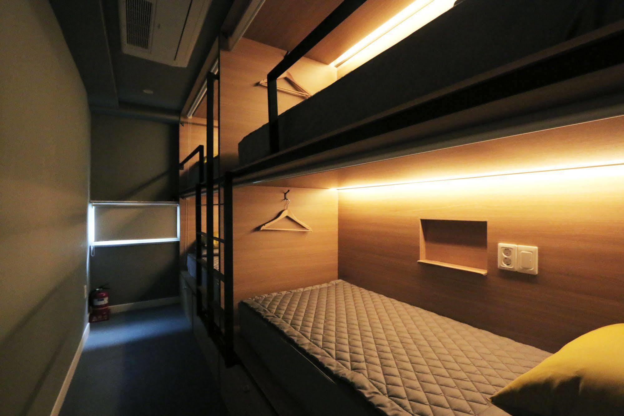Blueboat Hostel Чонджу Екстериор снимка