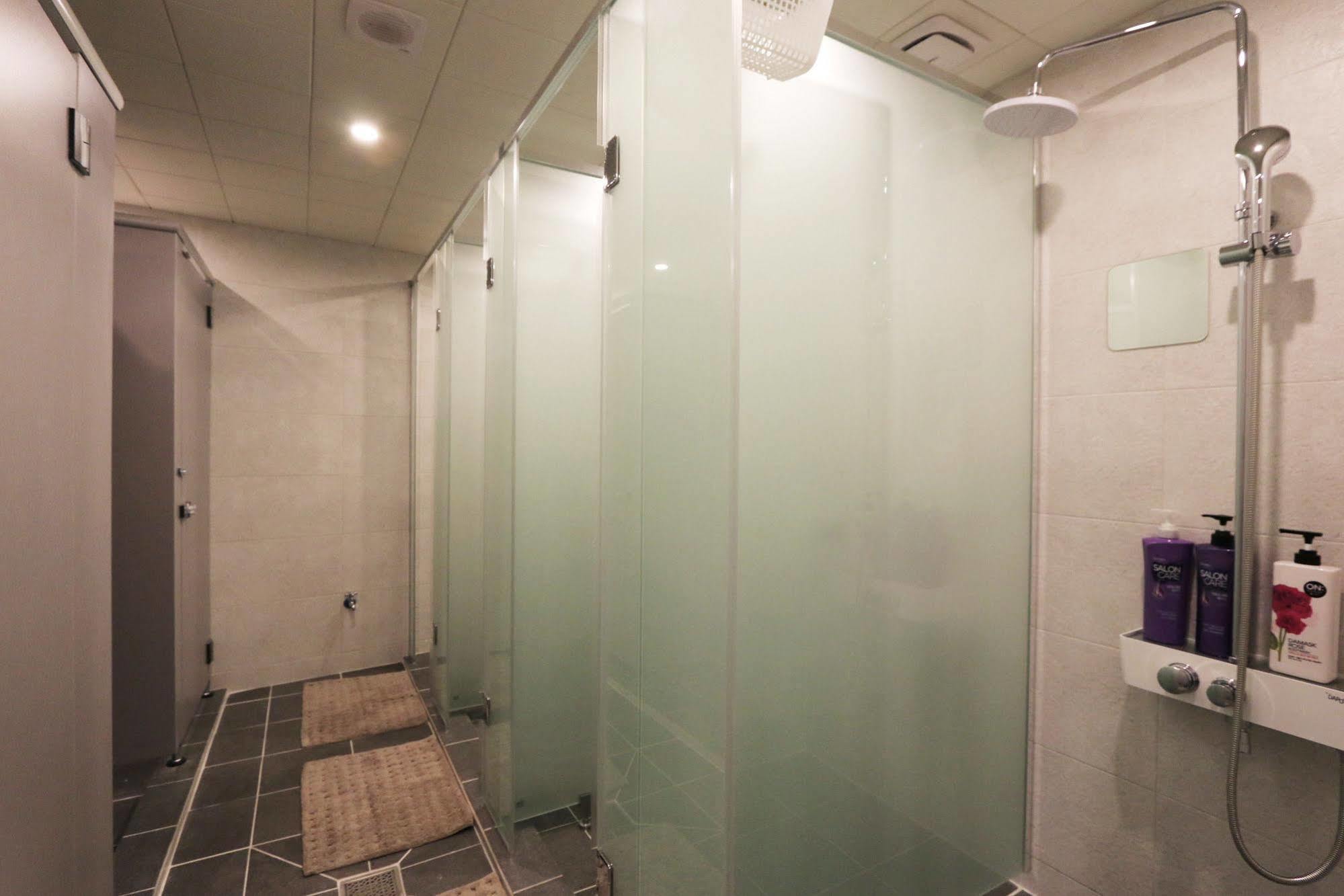 Blueboat Hostel Чонджу Екстериор снимка